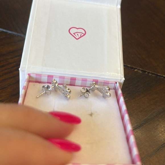 Silver toddler girls Giraffe Kids Earrings with pale pink crystals new in box - Picture 7 of 8